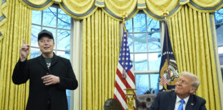 Американският президент Тръмп е заявил пред правителството си, че Мъск скоро ще се оттегли от администрацията, пише "Политико“