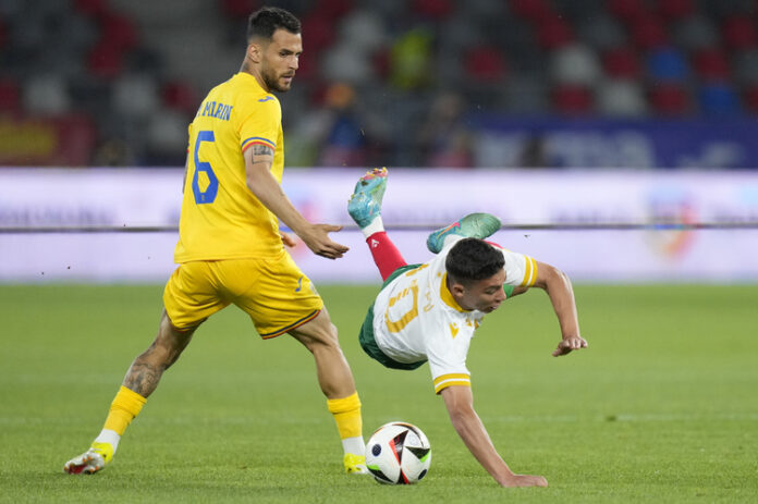 Българският национал Филип Кръстев игра 70 минути и направи асистенция при равенство на Цволе в първенството на Нидерландия