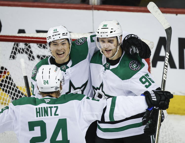 СподелиНационалната хокейна лига на САЩ и Канада НХЛ резултати