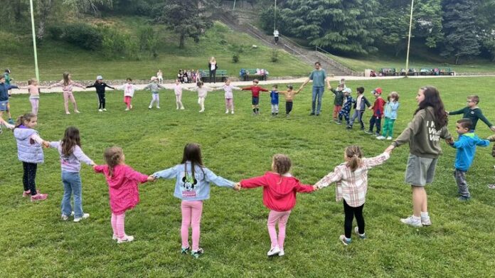 Дружество „Ученически отдих и спорт“ към МОН организира двудневни и тридневни екскурзии със спортни и обучителни дейности