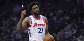 Джоел Ембийд е претърпял успешна операция на проблемното ляво коляно