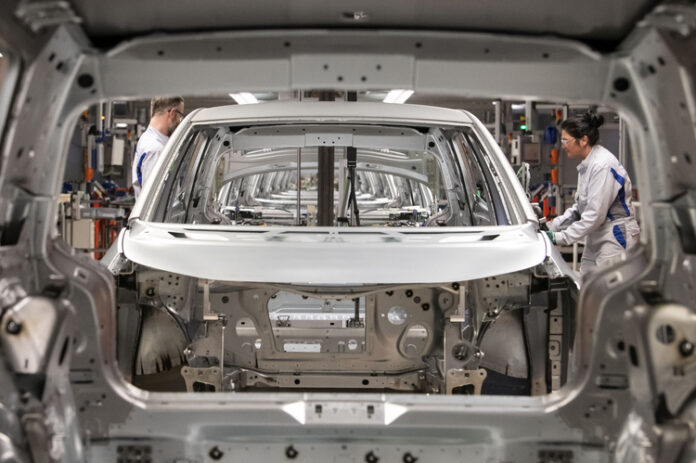 ЕС глоби 15 автомобилни компании с 458 милиона евро заради картелно споразумение