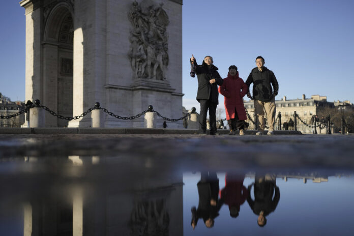 Френската прокуратура задържа трима души по обвинение в отвличане на противник на режима в Алжир