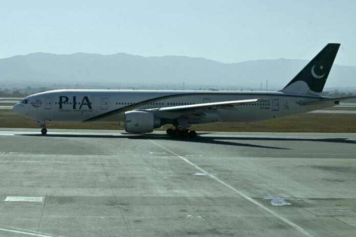 Индия затваря въздушното си пространство за самолети на пакистански авиолинии
