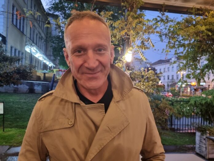 Искам да направя филм за спасителя доктор Стефан Черкезов - личност, която ме вълнува, каза за БТА актьорът Деян Донков