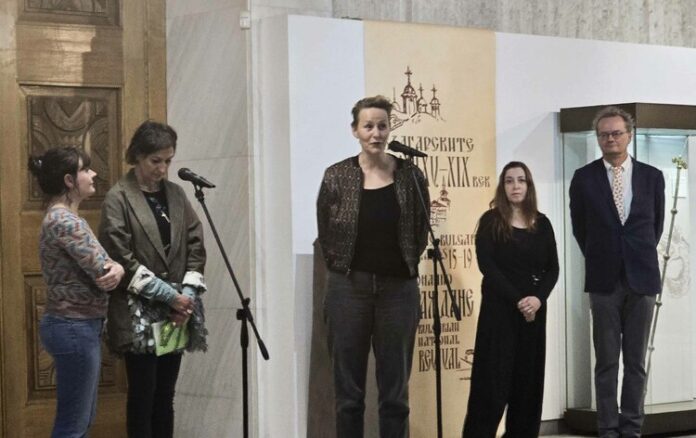 Изложбата „През призмата на границите – Епизод 2: Артистични пътувания Изложбата „През призмата на границите – Епизод 2: Артистични пътувания между България, Гърция и Турция“ беше открита в НИМ