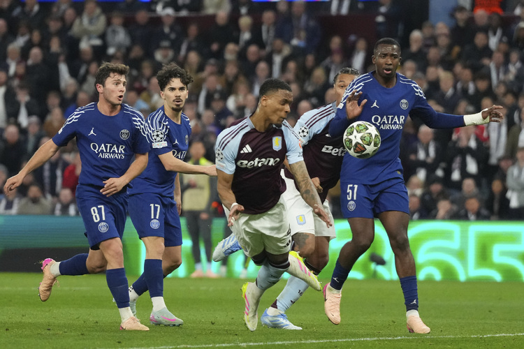 СподелиЗащитникът на Астън Вила Езри Конса изрази съжаление за пропуснатите