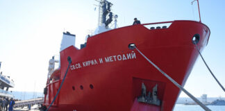 Лошото време забавя завръщането на научноизследователския кораб „Св. св. Кирил и Методий“ във Варна