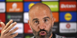 Мениджърът на Челси Енцо Мареска защити стила на игра на тима въпреки недоволството на феновете