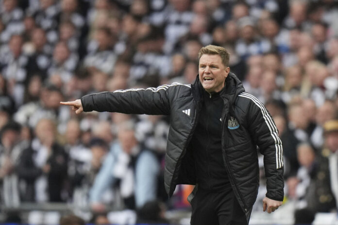 Мениджърът на Нюкасъл Еди Хау се възстановява след плевмония, но все още не се чувства 100 процента физически здрав