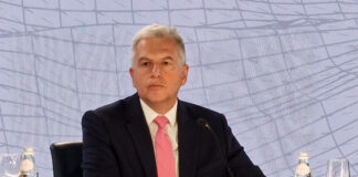 На въпрос на БТА: 
                                                                                                МВФ очаква България да се присъедини към еврозоната през 2026 г., заяви директорът на европейския департамент на Фонда Алфред Камер