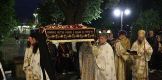 На Велики петък, на най-скръбния ден за християните, в храмовете се извършва така нареченото опело Христово