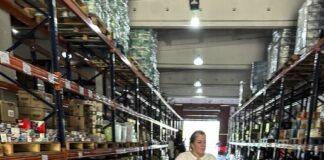 Новите супермаркети в Куба, приемащи плащания само в американски долари, носят риск от увеличаване на неравенството в страната