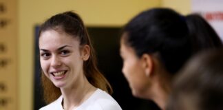 ОБНОВЕНА Лидия Енчева спаси два мачбола и се класира за втория кръг на турнир по тенис в Тунис, Александра Матева също стартира с успех