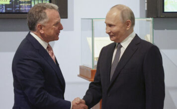 Путин е готов за мир, но само при неговите условия Путин разговаря със специалния пратеник на САЩ Уиткоф в Кремъл,