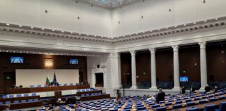 Осем министри са предвидени да участват в днешния парламентарен контрол