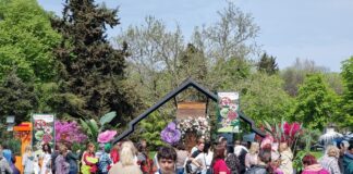 Откриха юбилейното издание на изложението на цветя "Флора" в Бургас