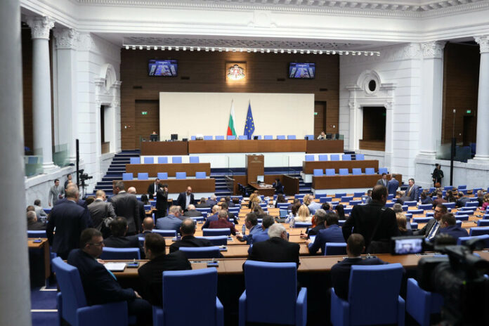 Парламентът ще изслуша министъра на енергетиката Жечо Станков относно споразуменията с турската "Боташ" и отражението им върху "Булгаргаз"