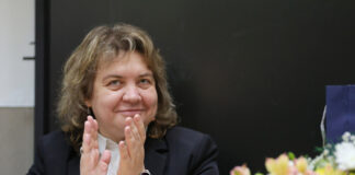 Председателят на Народното събрание Наталия Киселова поздрави Карлос Насар за златния медал от Европейското първенство по вдигане на тежести в Кишинев