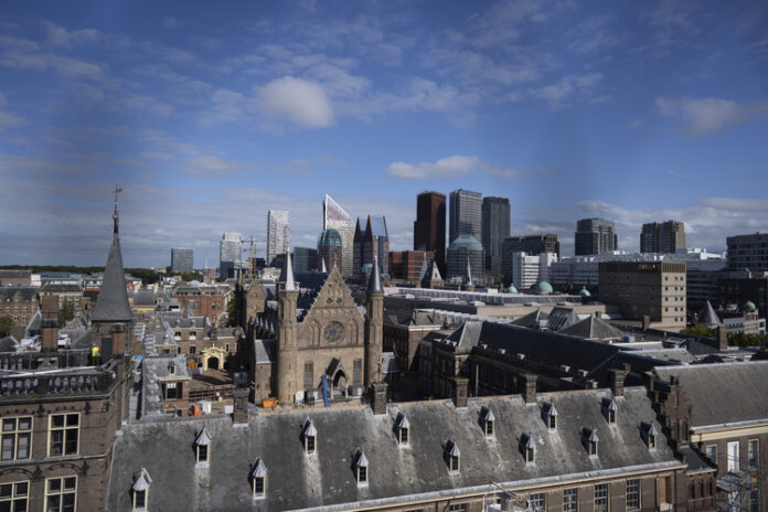 Превръщането на пустеещи офис сгради и магазини в жилища в Нидерландия се забавя