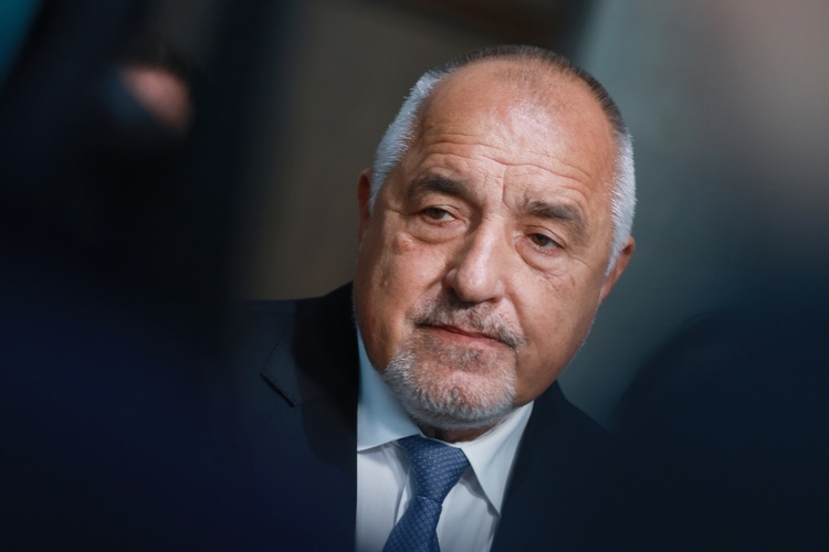 СподелиНе съм го слушал той ежедневно говори нещо без значение