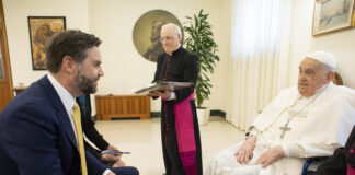 Приетият от папата вчера вицепрезидент на САЩ изказа съболезнования на християнския свят след кончината на Франциск