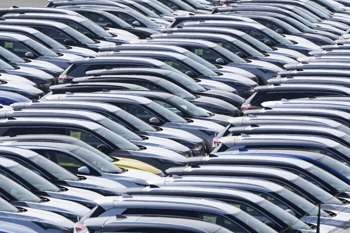 "Фолксваген" и Бе Ем Ве отчитат ръст на продажбите в САЩ през първото тримесечие на годината, малко преди обявяването на новия пакет мита