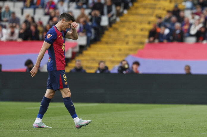 Роберт Левандовски е получил контузия при победата на Барселона срещу Селта