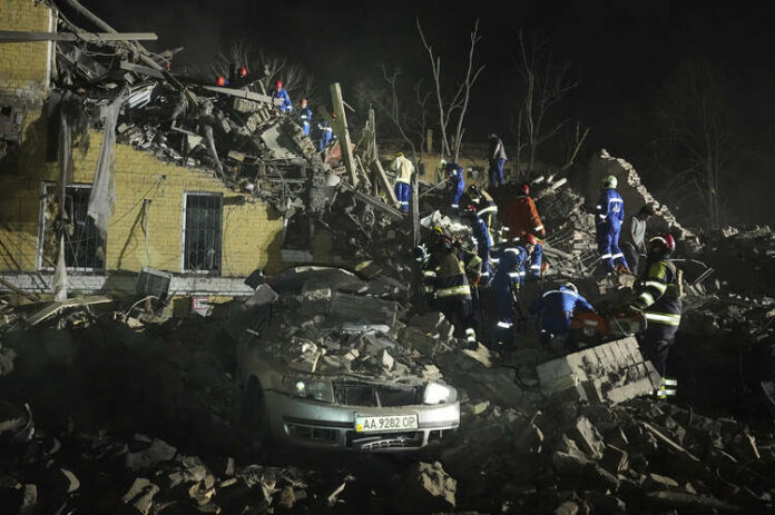 Русия заяви, че масираният ѝ нощен удар по Украйна е бил срещу военно-промишления комплекс на Киев