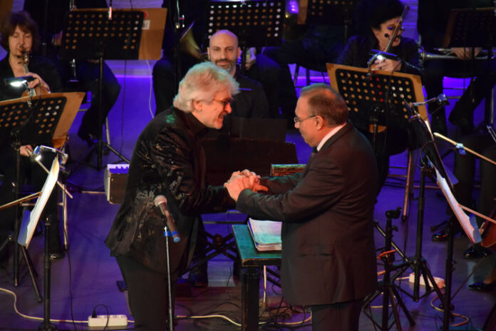 С новия музикален проект „Съкровения“ Великотърновският театър и Орлин Горанов тръгват на турне