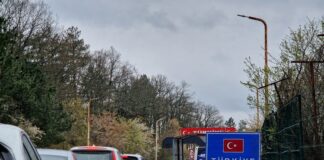 Трафикът на вход и изход на ГКПП "Малко Търново" е интензивен за леки автомобили