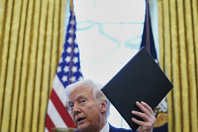 Тръмп планира създаване на запаси от метали, добити от дъното на Тихия океан, като ход срещу Китай, пише "Файненшъл таймс"