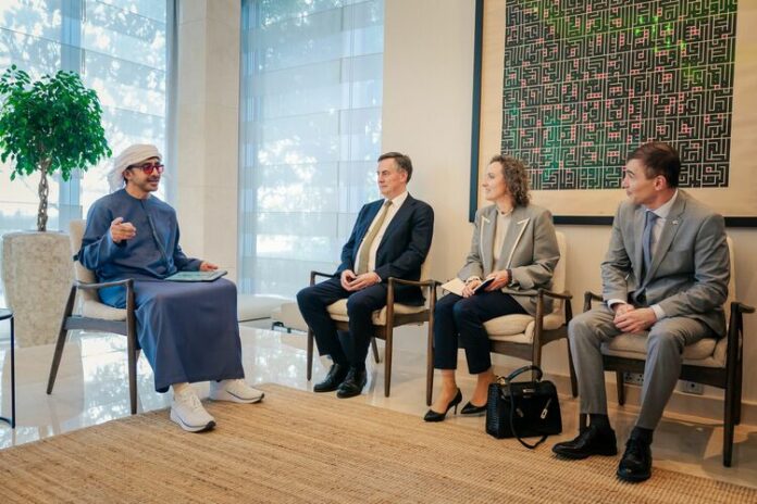 УАМ: Външният министър на ОАЕ обсъди с делегация на Европейския парламент засилване на сътрудничеството