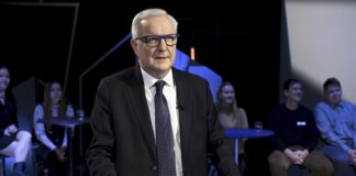 Управителят на централната банка на Финландия Оли Рен наблюдава "материализиране" на рисковете за икономиката и подкрепи по-ниски лихви на ЕЦБ