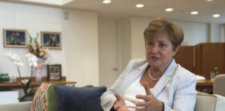 В този по-рисков свят за България е още по-важно да бъде в еврозоната, заяви в интервю за БТА управляващият директор на МВФ Кристалина Георгиева