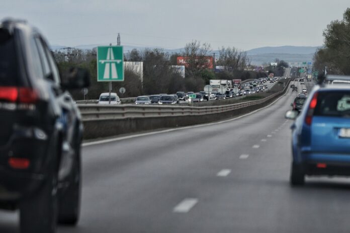 Възстановено е движението по пътя София – Вакарел, където стана тежка катастрофа