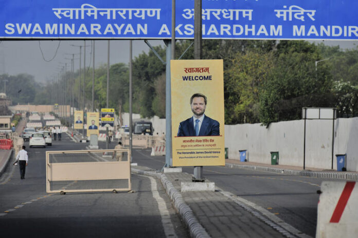 Вицепрезидентът на САЩ кацна в Индия Вицепрезидентът на САЩ кацна в Индия