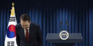 Започна процесът срещу отстранения президент на Южна Корея Юн Сук-йол по обвинение в държавна измяна