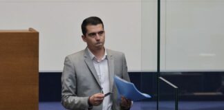 ИТН предизвиква Радев: Защо признава едни референдуми, а други не? депутатът от ИТН Александър Рашев.