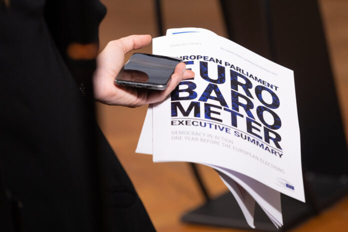 Евробарометър