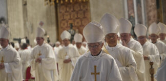 Кардиналите по време на литургия на осмия ден от деветдневния траур във Ватикана за папа Франциск