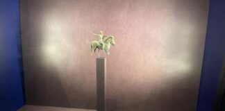 АТА: Скулптурата „Конникът от Бабуня“ на 2600 години, открита край древна Аполония в Албания, е изложена във Виена