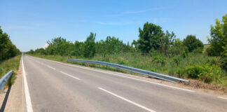 Аварирал тир стана причина за временно спиране на движението по главния път между Монтана и Долна Вереница