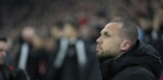 Аякс е постигнал уговорка с Джон Хейтинга да бъде следващият треньор на отбора