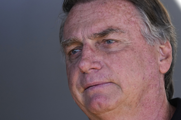 СподелиБившият президент на Бразилия Жаир Болсонаро ще бъде изписан от