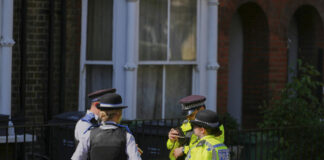 Британската полиция обвини трима иранци в рамките на разследване за борба с тероризма