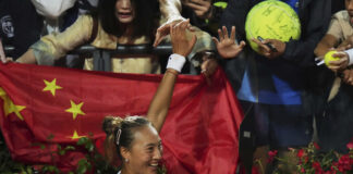 Цинвън Чжън елиминира Арина Сабаленка на четвъртфиналите на турнира по тенис в Рим