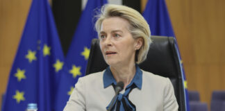 ЕС подготвя нов пакет санкции за увеличаване на натиска над Русия, заяви Урсула фон дер Лайен