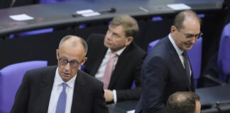 Германският Бундестаг ще направи днес втори опит да избере Мерц за канцлер