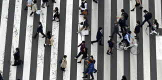 Икономиката на Япония се е свила през първите три месеца на годината